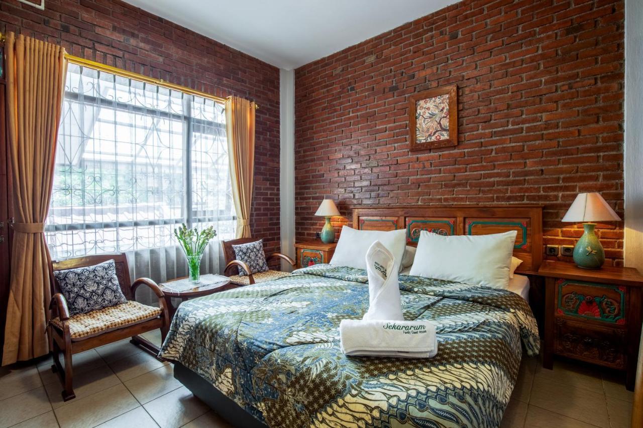Sekararum Butik Syariah Guesthouse Bandung Extérieur photo