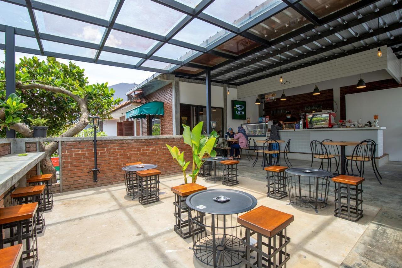 Sekararum Butik Syariah Guesthouse Bandung Extérieur photo