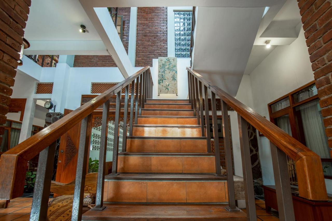Sekararum Butik Syariah Guesthouse Bandung Extérieur photo
