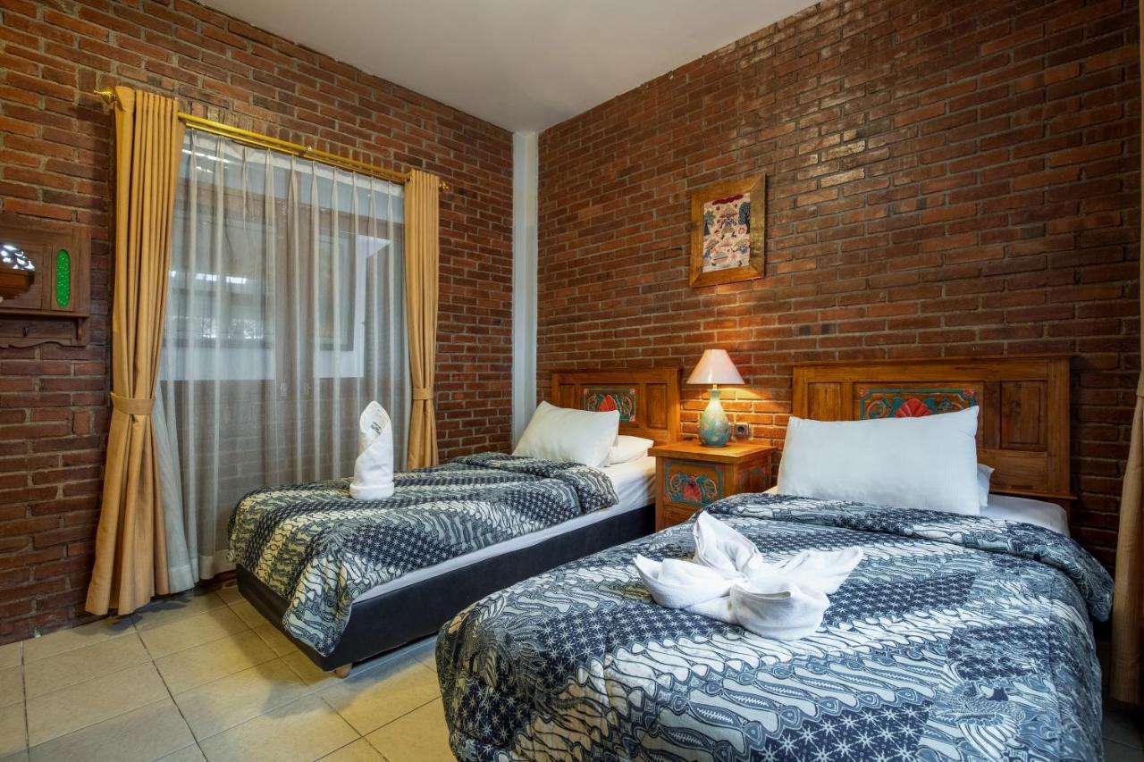 Sekararum Butik Syariah Guesthouse Bandung Extérieur photo